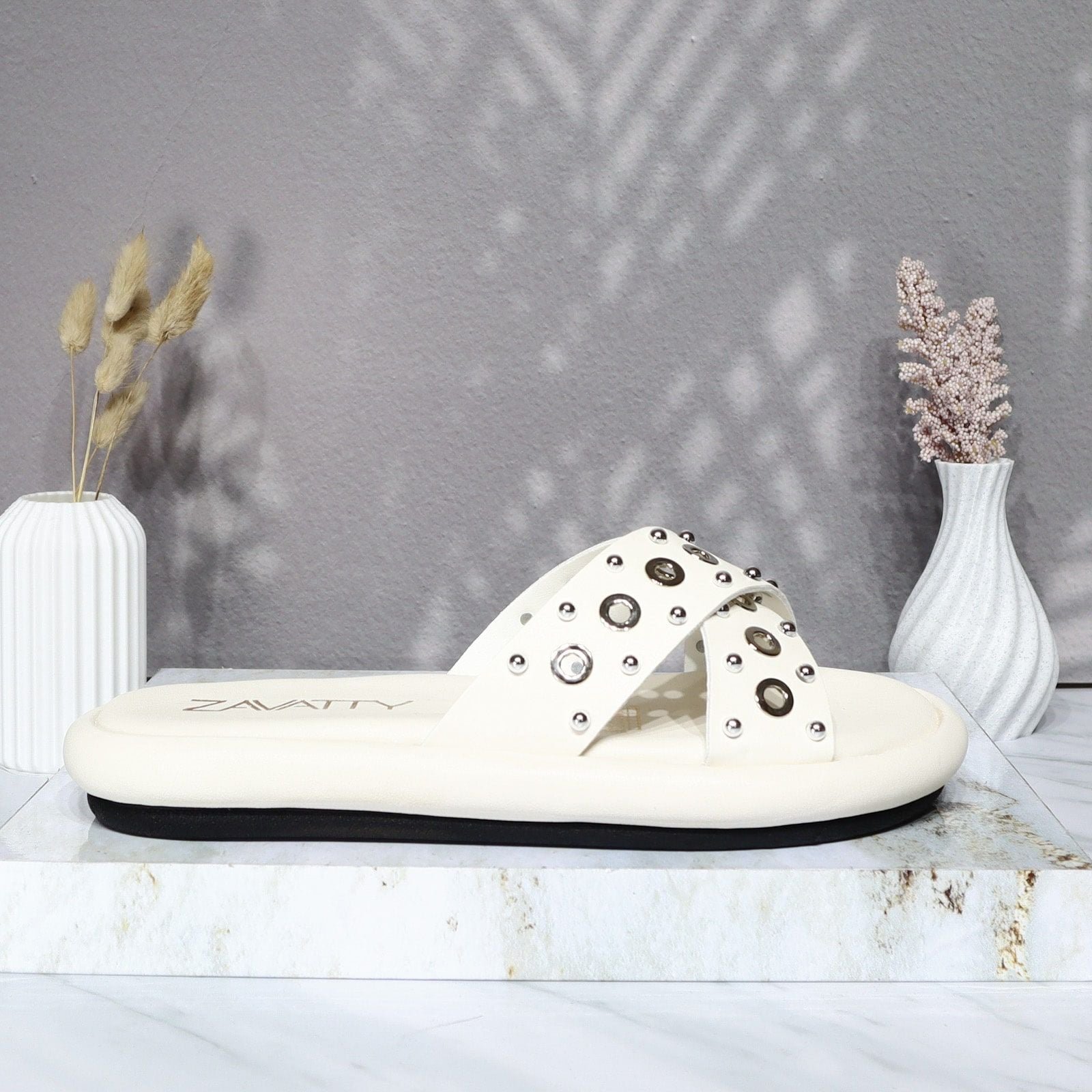 Sandalia plana talco para mujer 1030-Z43